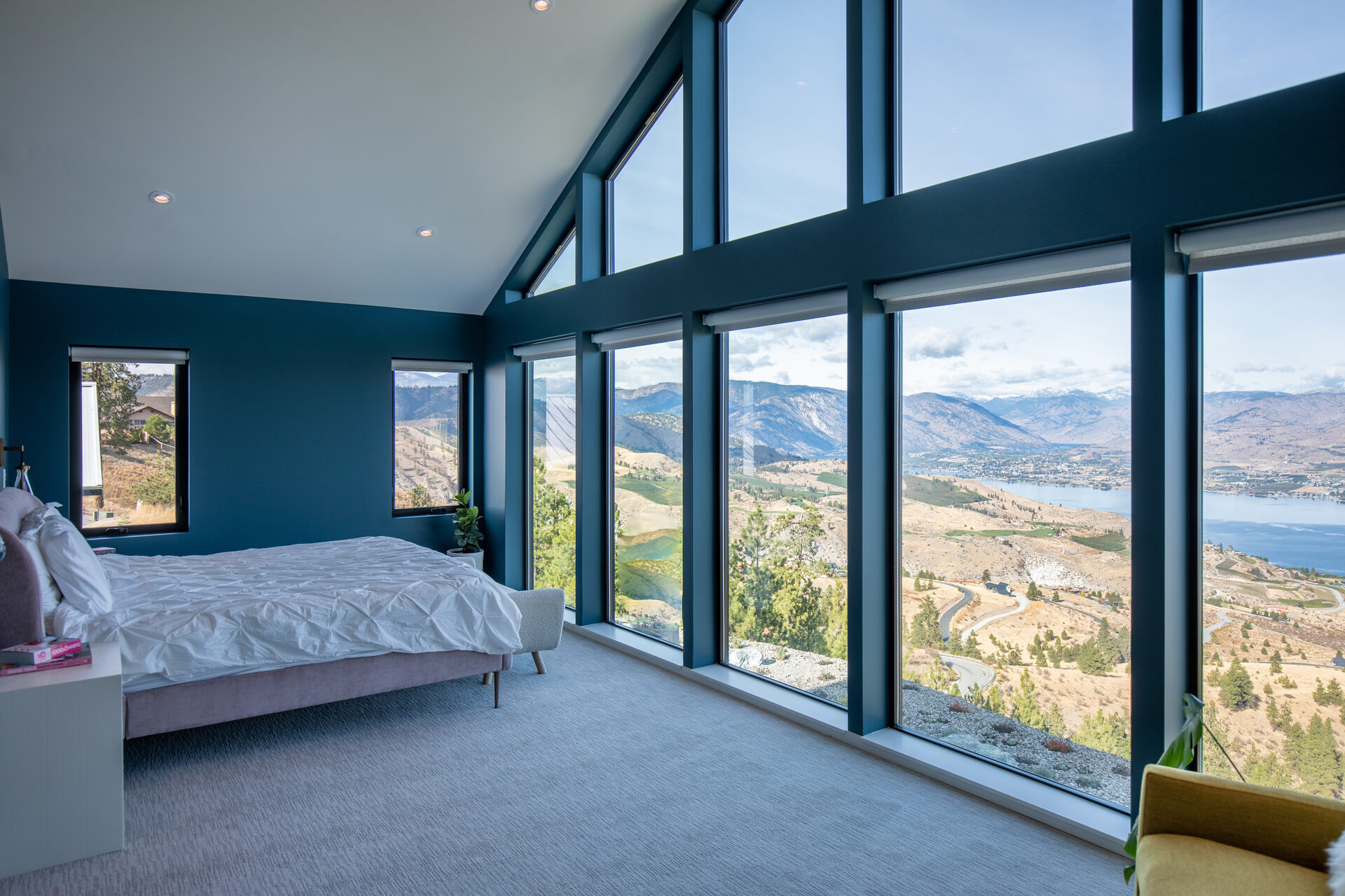 Hawk's Ridge — residential architecture, Chelan, WA
